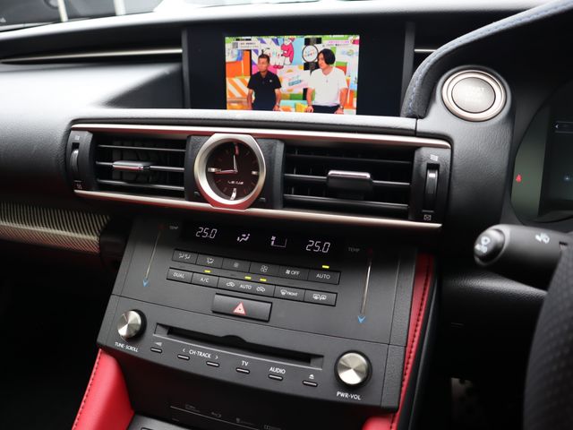 Lexus RC F 2015-02 21994-13