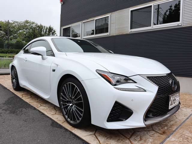 Lexus RC F 2015-02 21994-2