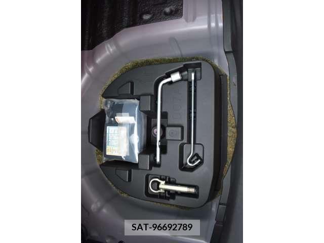 Mazda DEMIO 2013-05 301829-19