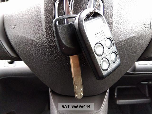 Honda e 2010-06 213464-15