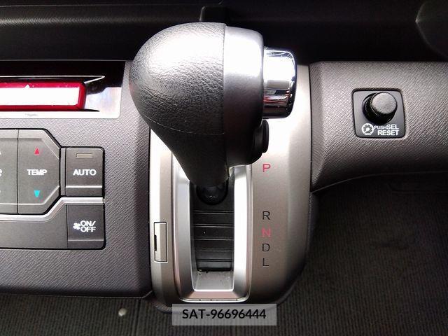 Honda e 2010-06 213464-8