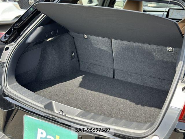 Lexus UX 2023-01 313523-18