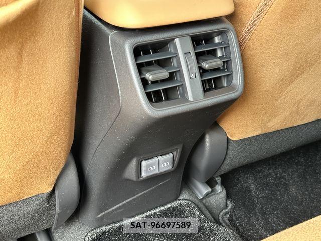 Lexus UX 2023-01 313523-15