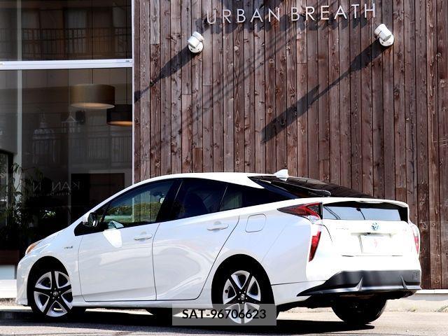 Toyota PRIUS 2017-04 216505-2