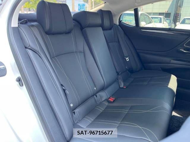 Lexus ES 2019-03 362729-10