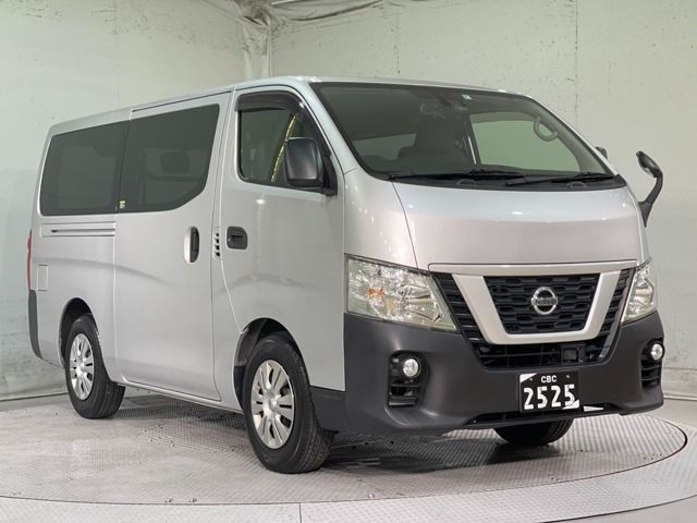 Nissan NV350 Caravan 2018-09 180977-0