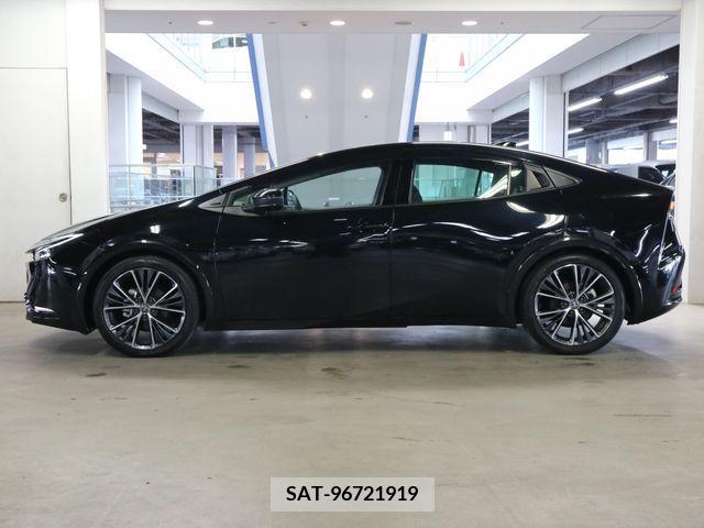 Toyota PRIUS 2023-04 281768-8