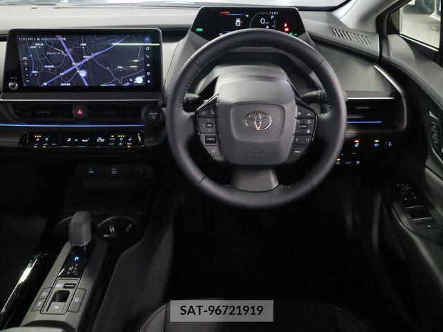 Toyota PRIUS 2023-04 281768-9
