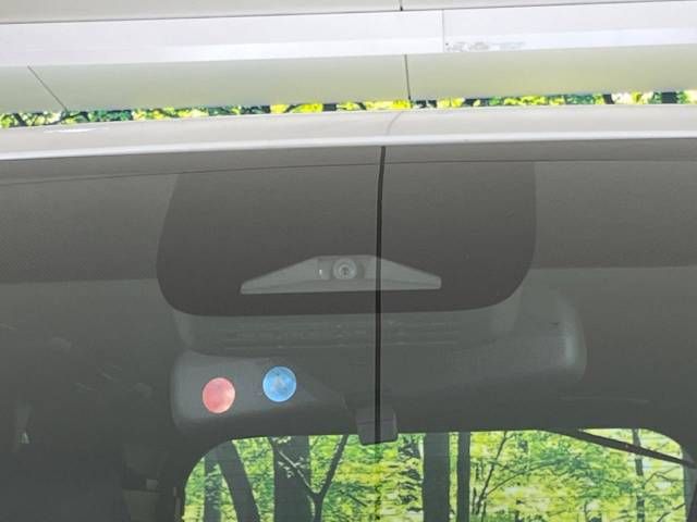 Toyota VOXY HYBRID 2023-03 28419-6