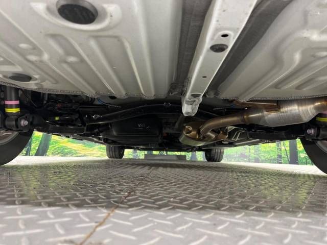 Toyota VOXY HYBRID 2023-03 28419-19