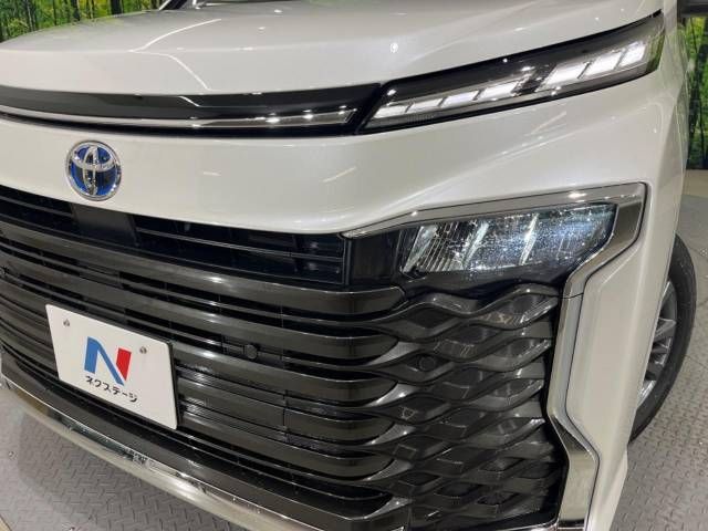 Toyota VOXY HYBRID 2023-03 28419-12