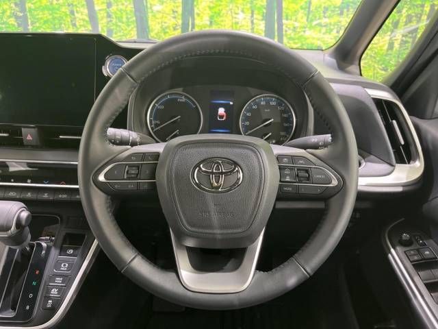 Toyota VOXY HYBRID 2023-03 28419-11