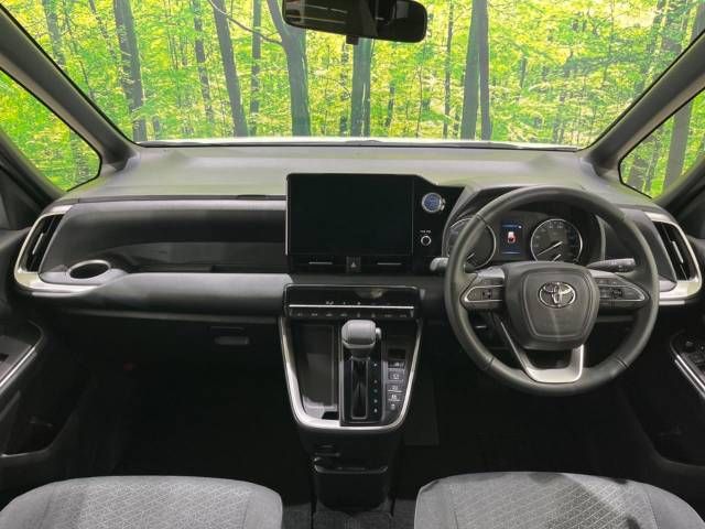 Toyota VOXY HYBRID 2023-03 28419-1