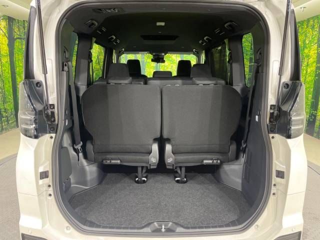 Toyota VOXY HYBRID 2023-03 28419-10