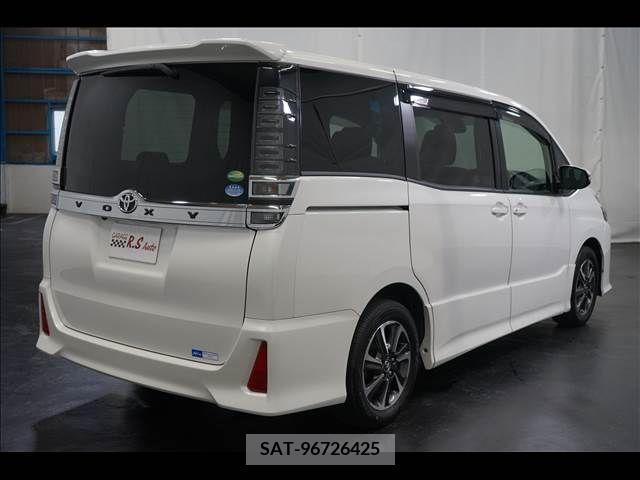 Toyota VOXY 2017-08 321549-6