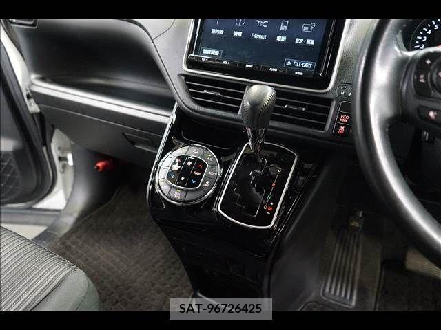 Toyota VOXY 2017-08 321549-9