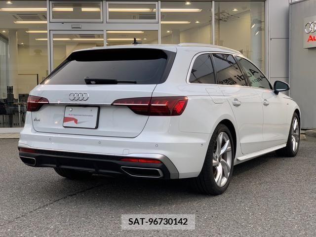 Audi A4 2022-09 379866-1