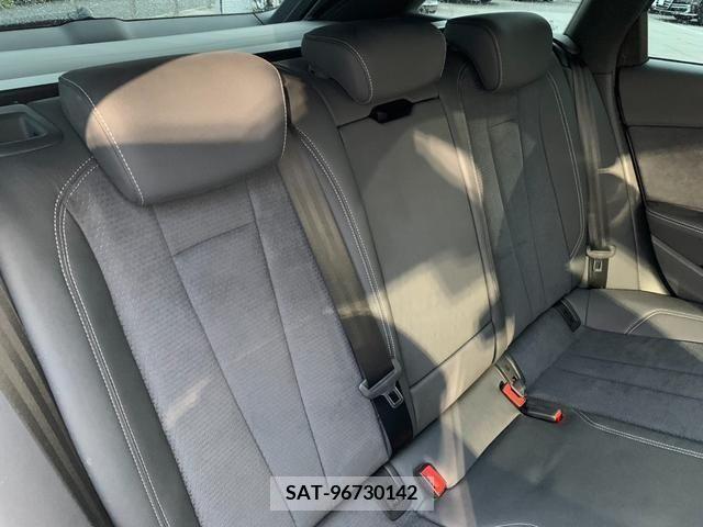 Audi A4 2022-09 379866-16