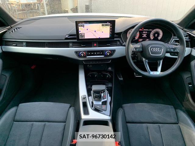 Audi A4 2022-09 379866-6