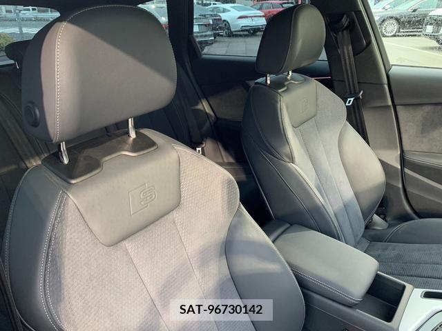 Audi A4 2022-09 379866-15