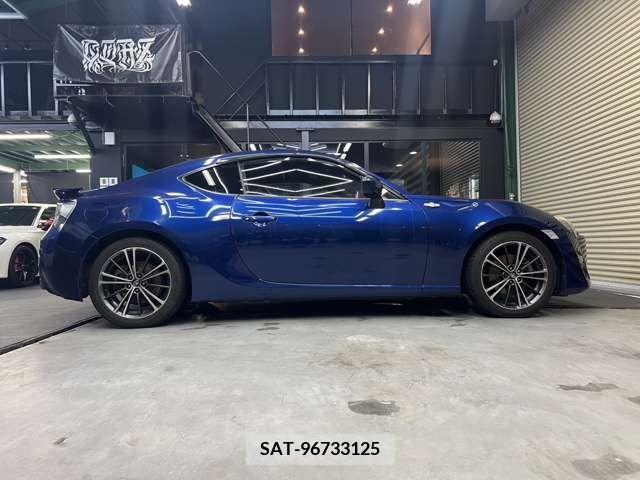 Toyota 86 2012-08 380763-2