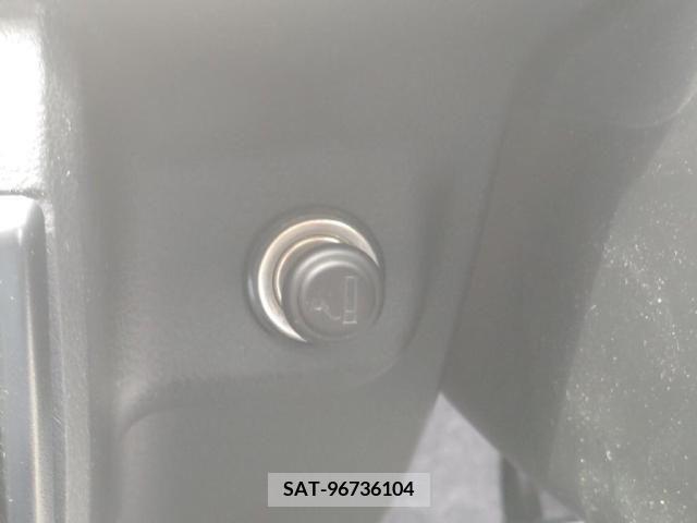 Suzuki ALTO 2018-04 333789-18