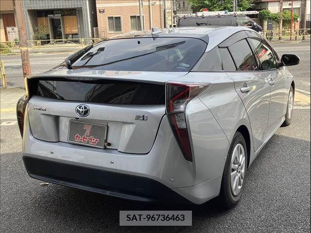 Toyota PRIUS 2017-09 342538-6