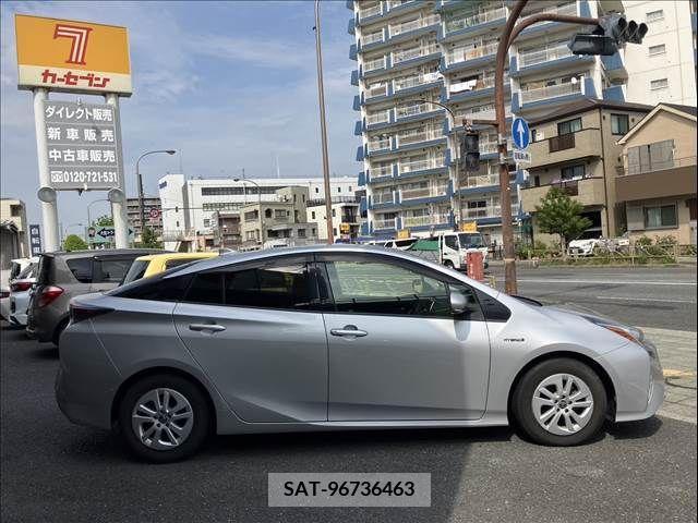 Toyota PRIUS 2017-09 342538-4