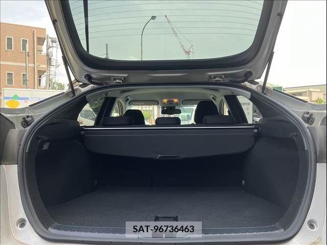 Toyota PRIUS 2017-09 342538-26