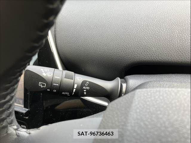Toyota PRIUS 2017-09 342538-23