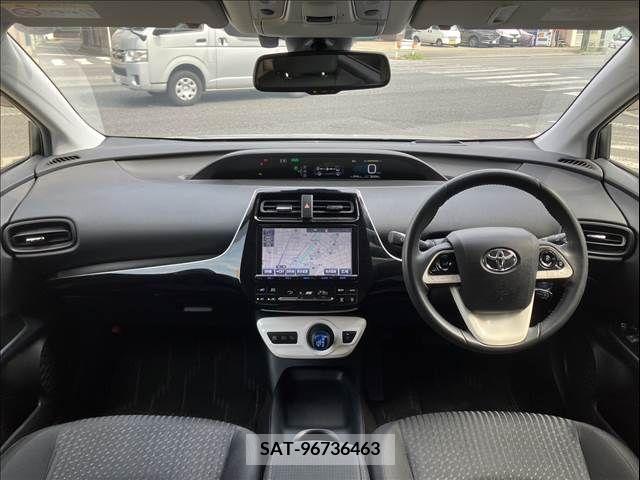 Toyota PRIUS 2017-09 342538-1