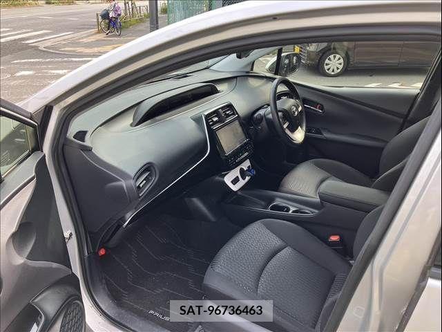 Toyota PRIUS 2017-09 342538-10