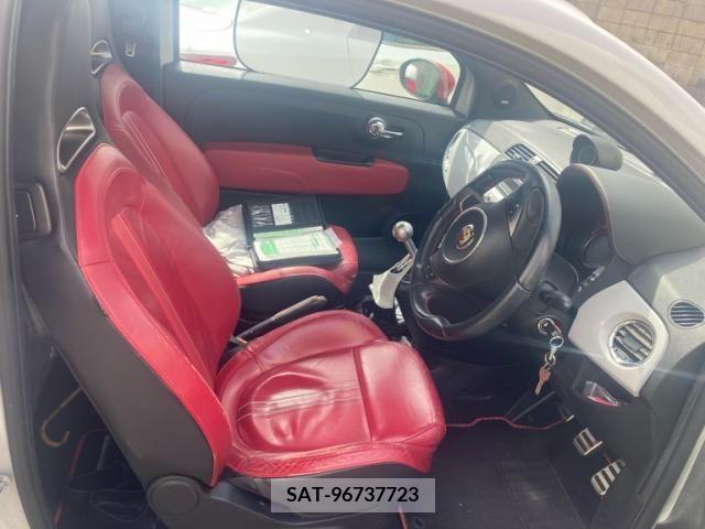 Abarth 500 2011-01 388930-12