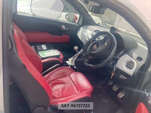 Abarth 500 2011-01 388930-10