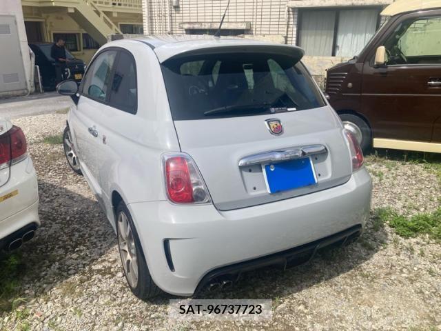 Abarth 500 2011-01 388930-3