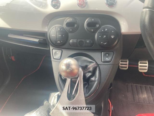 Abarth 500 2011-01 388930-13