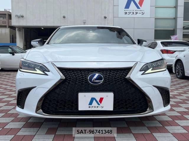 Lexus ES 2019-01 237056-14