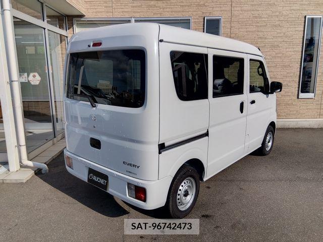 Suzuki EVERY 2023-04 297482-1