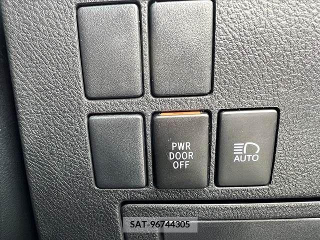 Toyota ALPHARD 2018-03 381953-27