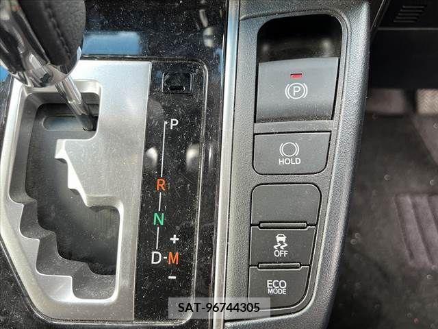 Toyota ALPHARD 2018-03 381953-26