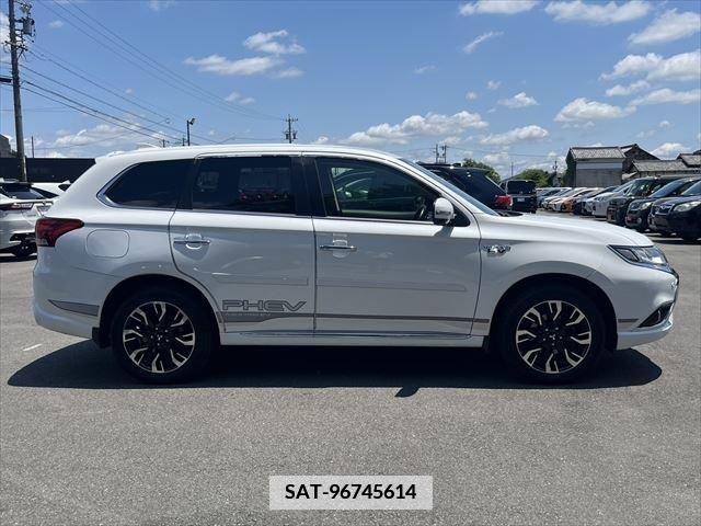 Mitsubishi OUTLANDER PHEV 2015-12 380775-17