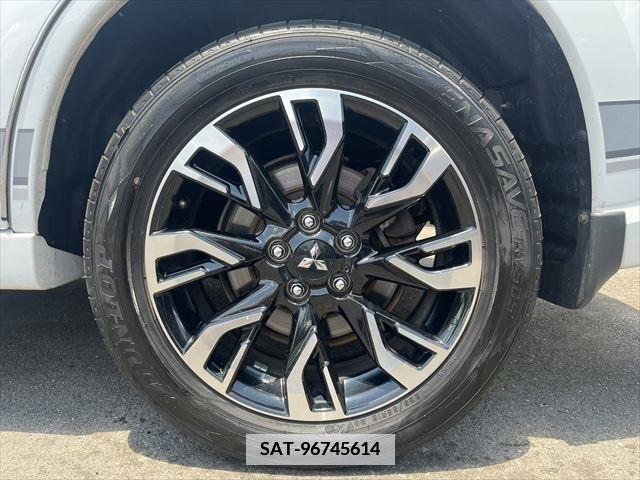 Mitsubishi OUTLANDER PHEV 2015-12 380775-29