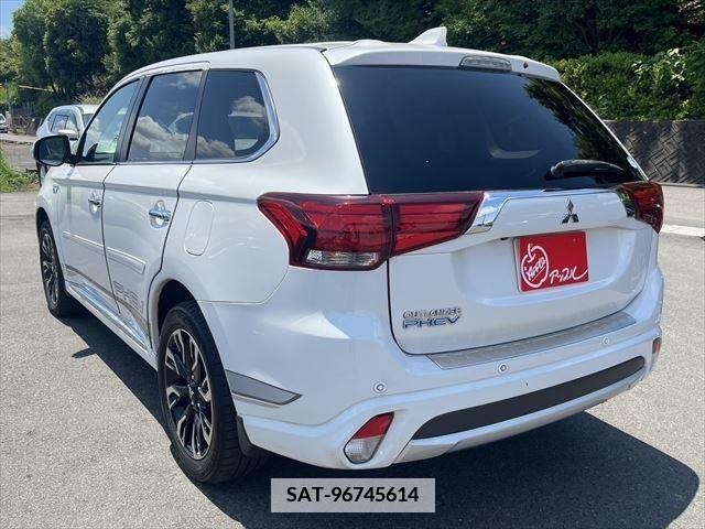 Mitsubishi OUTLANDER PHEV 2015-12 380775-20