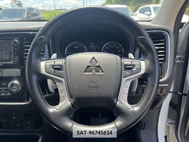 Mitsubishi OUTLANDER PHEV 2015-12 380775-11