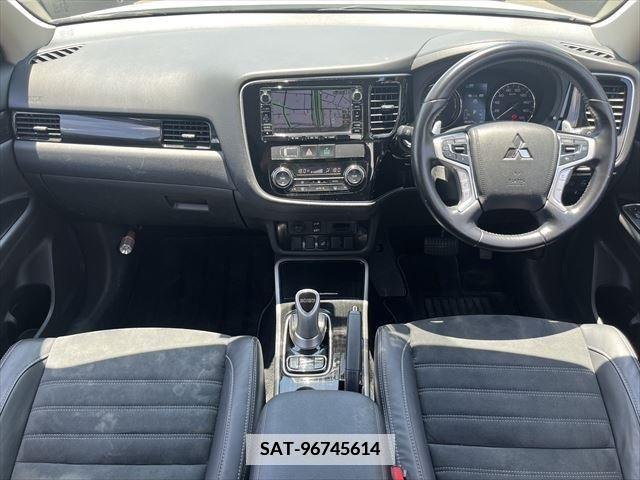 Mitsubishi OUTLANDER PHEV 2015-12 380775-1