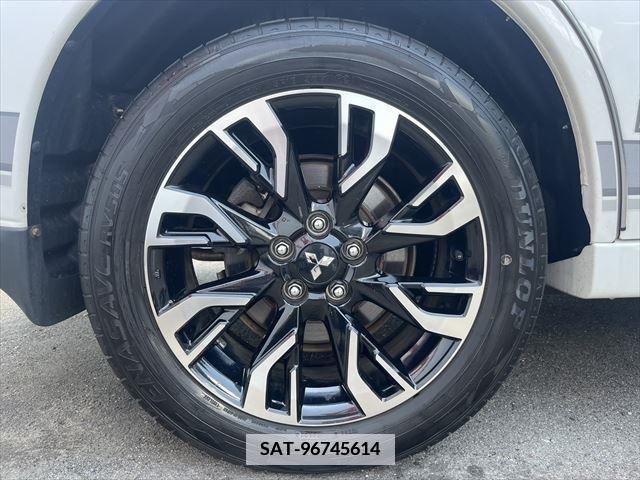 Mitsubishi OUTLANDER PHEV 2015-12 380775-28
