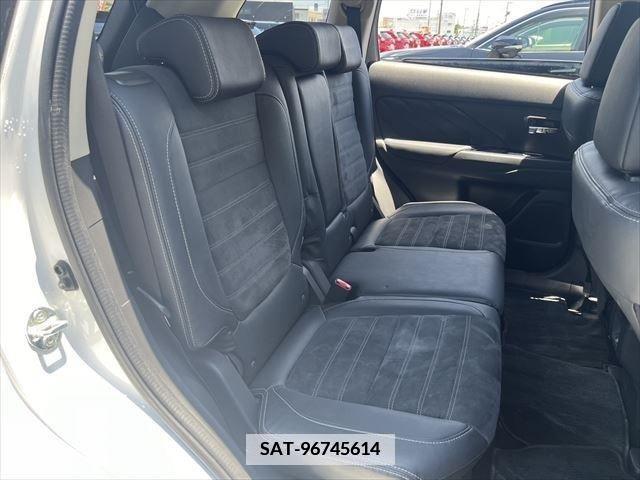 Mitsubishi OUTLANDER PHEV 2015-12 380775-9