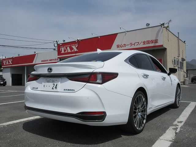 Lexus ES 2019-11 5946-2