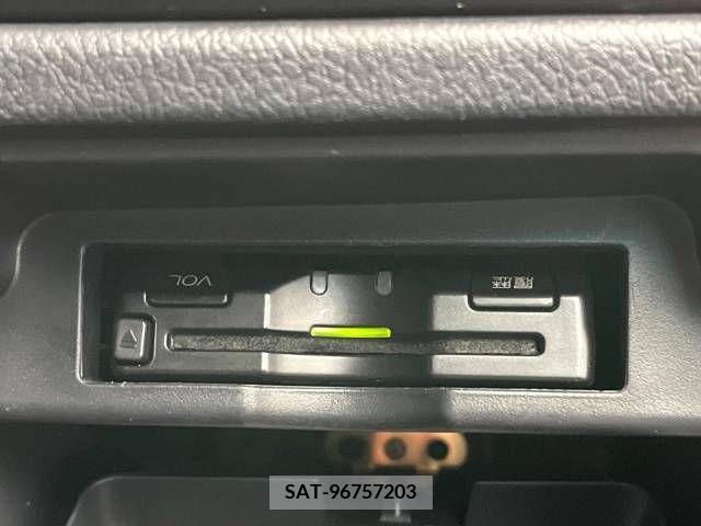 Toyota VOXY 2013-11 329396-6