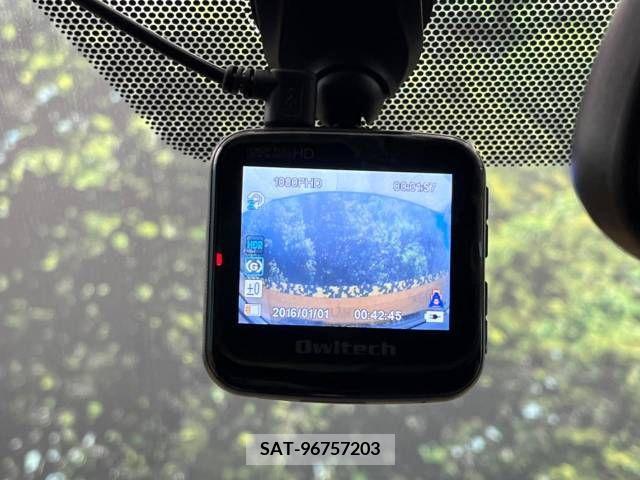 Toyota VOXY 2013-11 329396-5